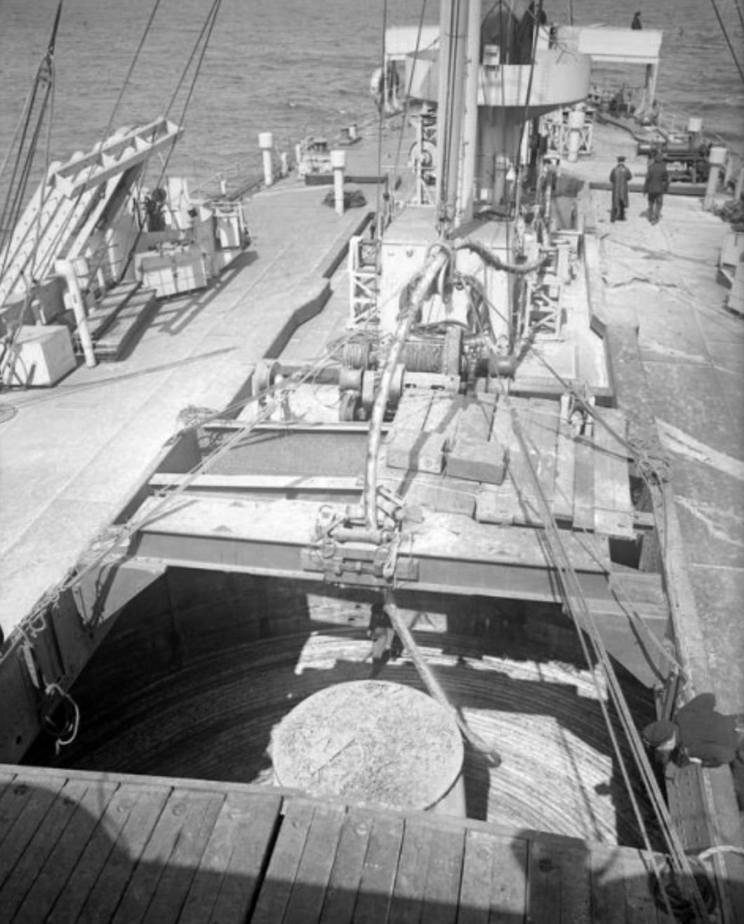 A tug boat with the pipe conundrum situated below deck.